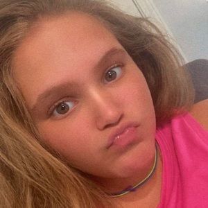 Meet your Posher, Carolina